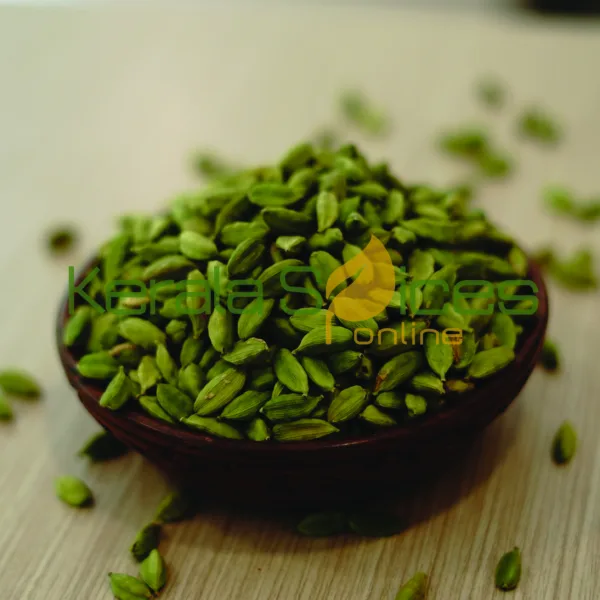 medium-sized cardamoms in a bowl