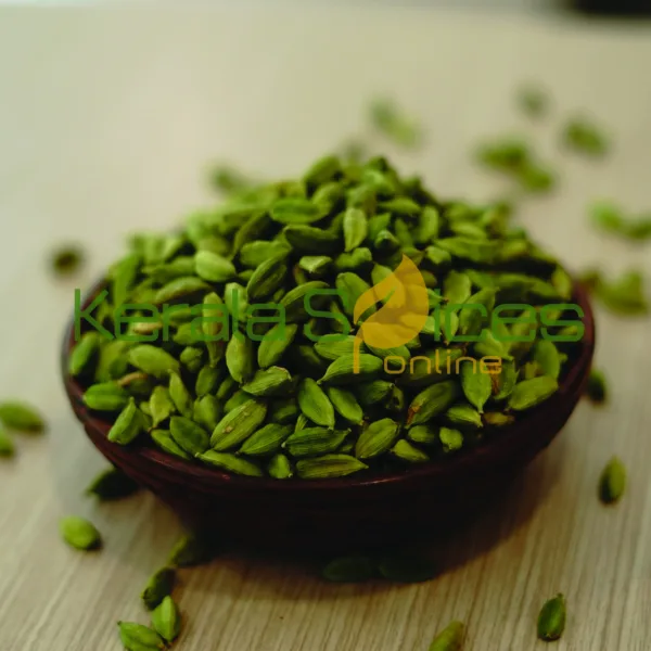 medium-sized cardamoms in a bowl